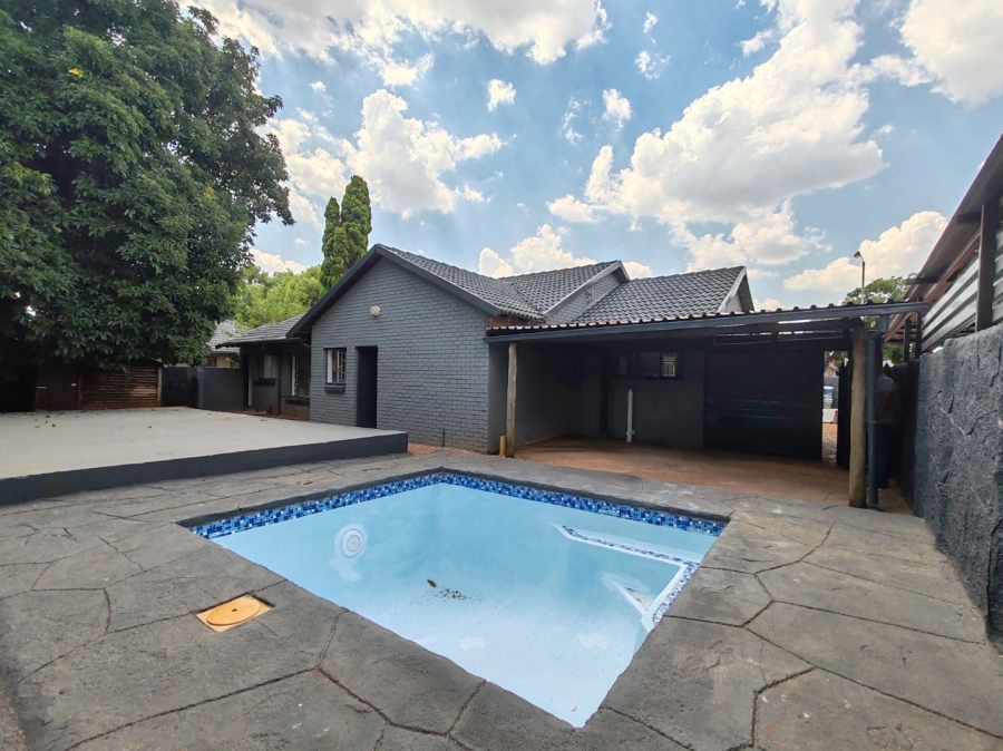 3 Bedroom Property for Sale in Doornpoort Gauteng