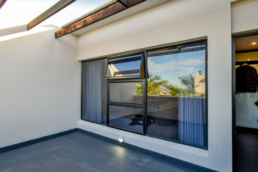 1 Bedroom Property for Sale in Lombardy Gauteng