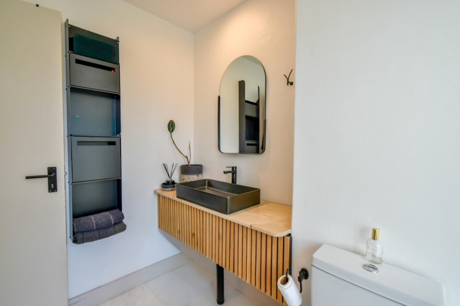 1 Bedroom Property for Sale in Lombardy Gauteng