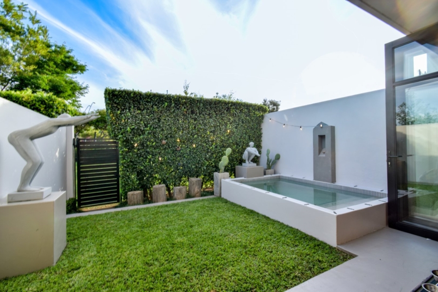 1 Bedroom Property for Sale in Lombardy Gauteng