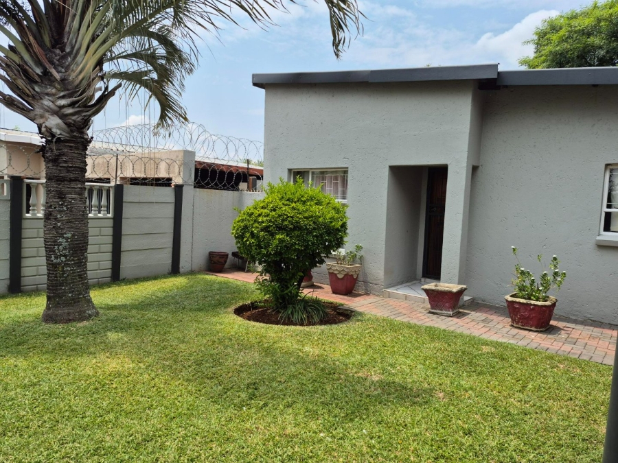 2 Bedroom Property for Sale in Montana Tuine Gauteng