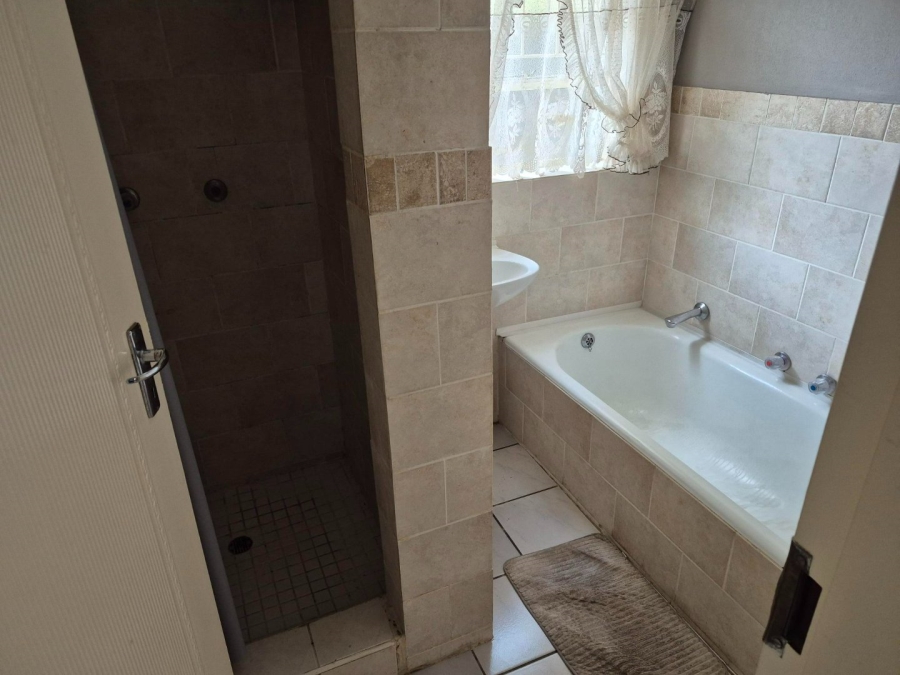2 Bedroom Property for Sale in Montana Tuine Gauteng