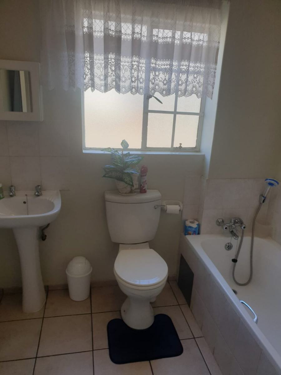 2 Bedroom Property for Sale in Brentwood Gauteng