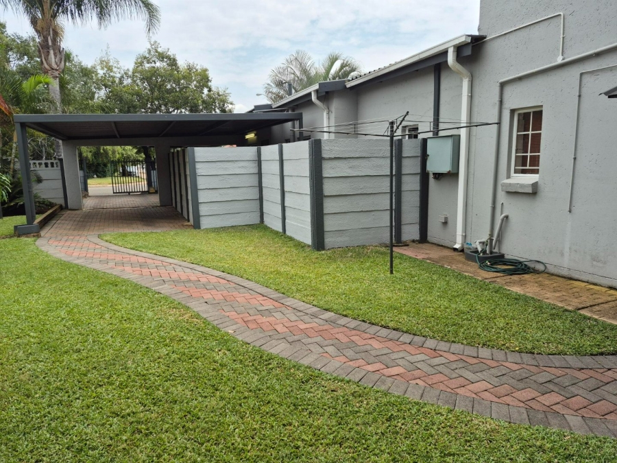 2 Bedroom Property for Sale in Montana Tuine Gauteng