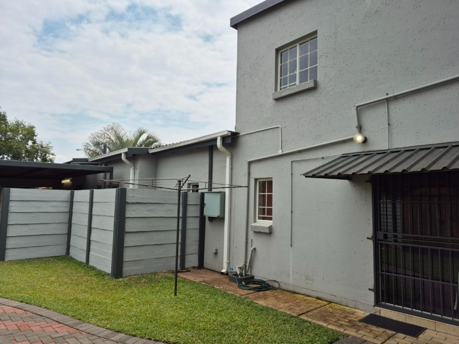 2 Bedroom Property for Sale in Montana Tuine Gauteng