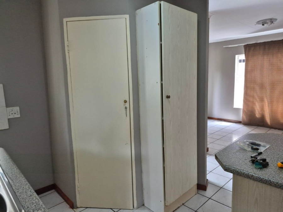 2 Bedroom Property for Sale in Montana Tuine Gauteng