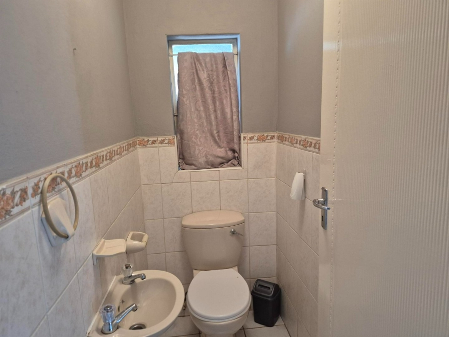 2 Bedroom Property for Sale in Montana Tuine Gauteng