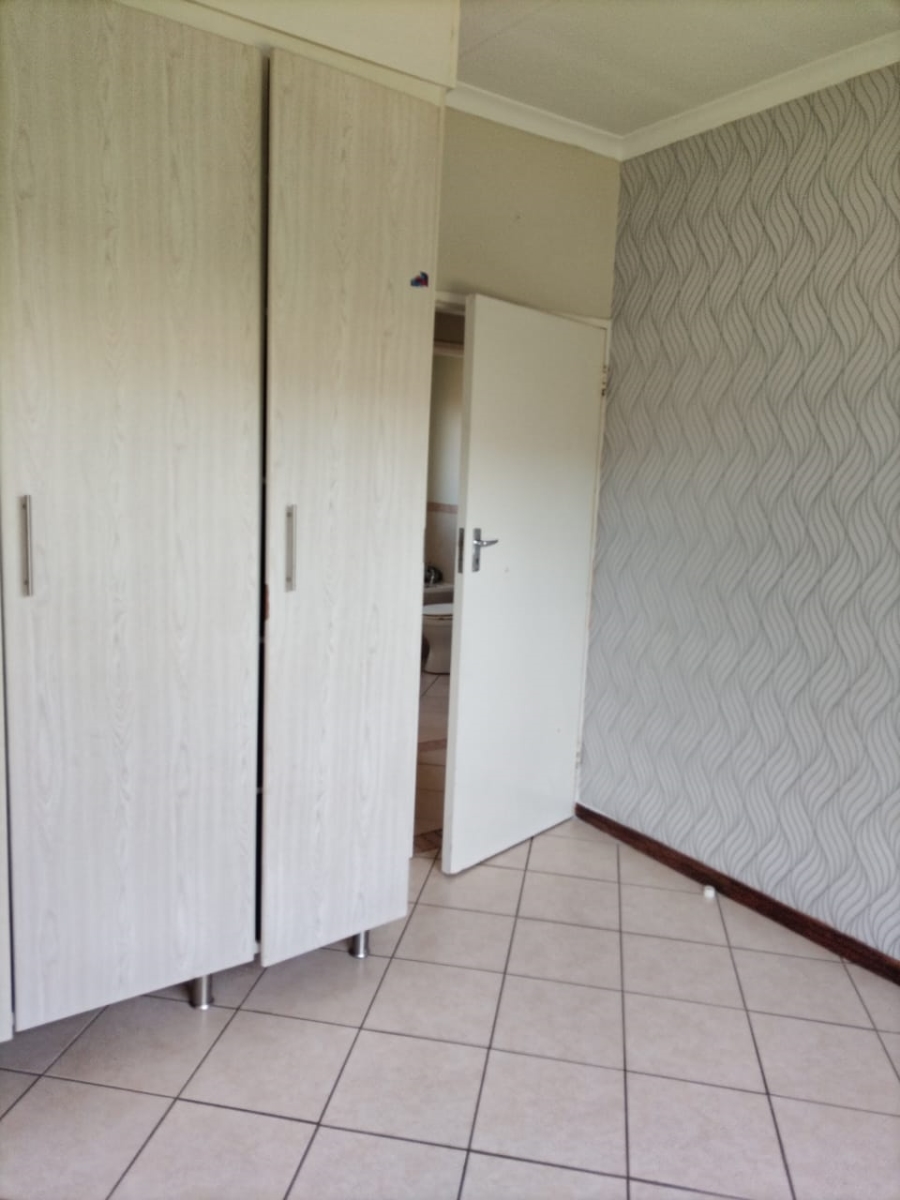 3 Bedroom Property for Sale in Kosmosdal Gauteng