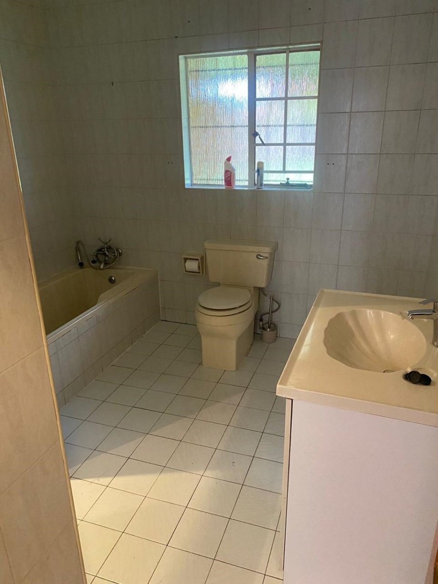 To Let 3 Bedroom Property for Rent in Croydon Gauteng