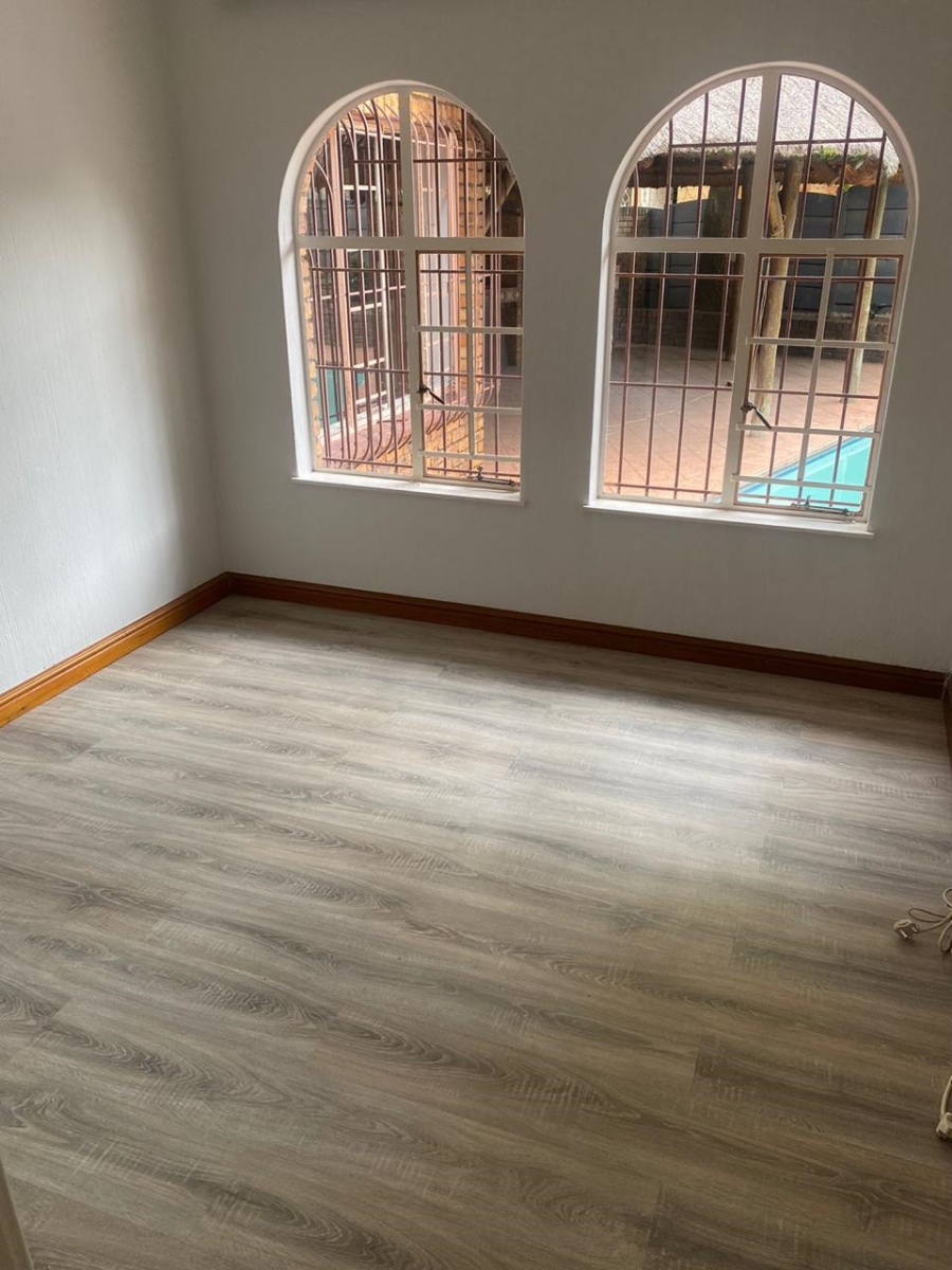 To Let 3 Bedroom Property for Rent in Croydon Gauteng