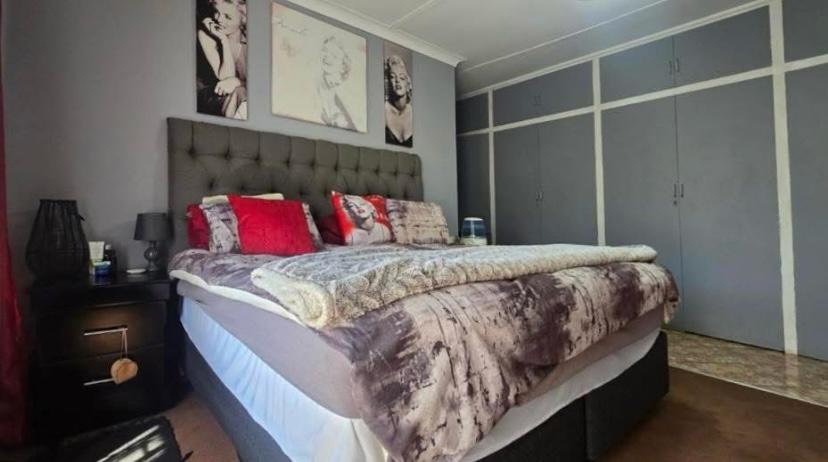 3 Bedroom Property for Sale in Vanderbijlpark SW 5 Gauteng