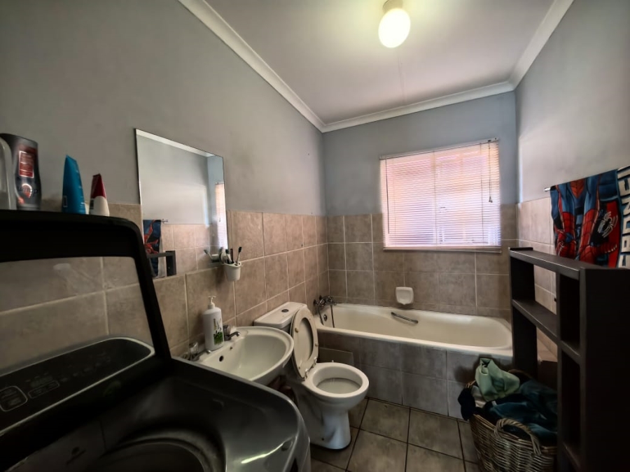 3 Bedroom Property for Sale in Magalieskruin Gauteng
