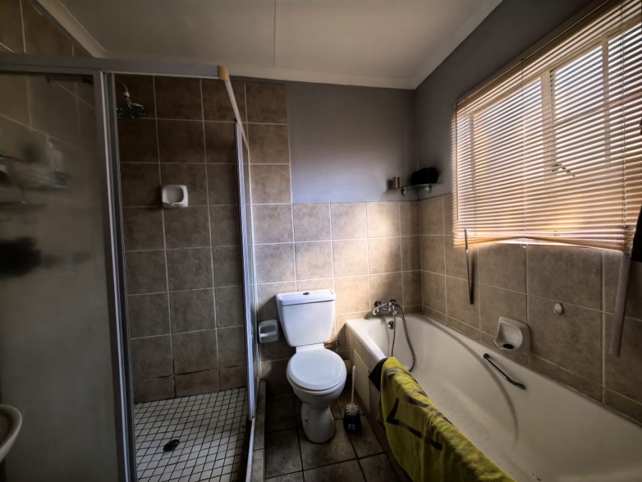 3 Bedroom Property for Sale in Magalieskruin Gauteng