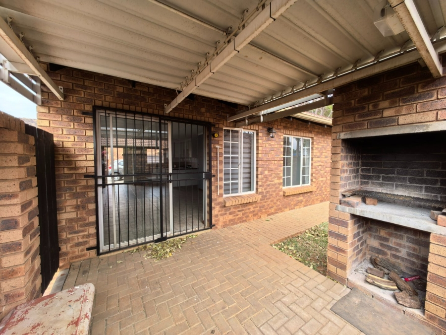 3 Bedroom Property for Sale in Magalieskruin Gauteng