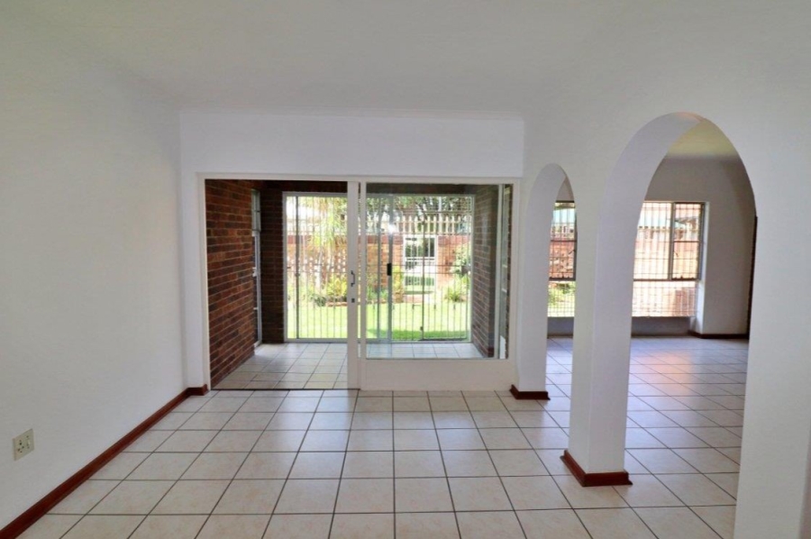 3 Bedroom Property for Sale in Rustivia Gauteng