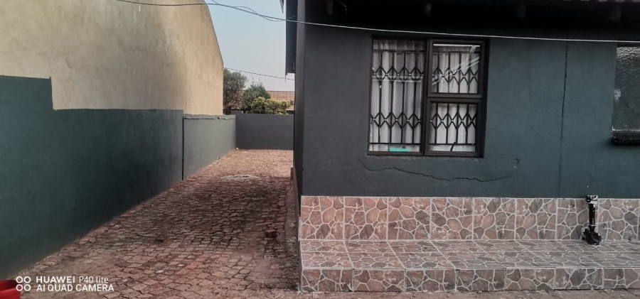 2 Bedroom Property for Sale in Palm Springs Gauteng