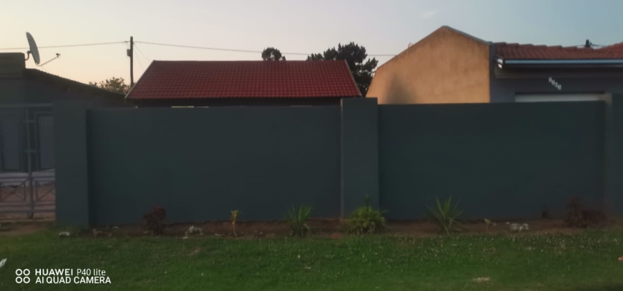 2 Bedroom Property for Sale in Palm Springs Gauteng