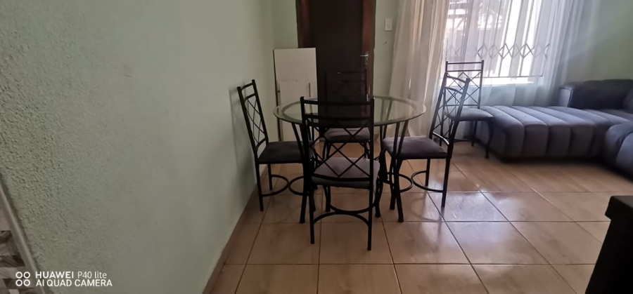 2 Bedroom Property for Sale in Palm Springs Gauteng