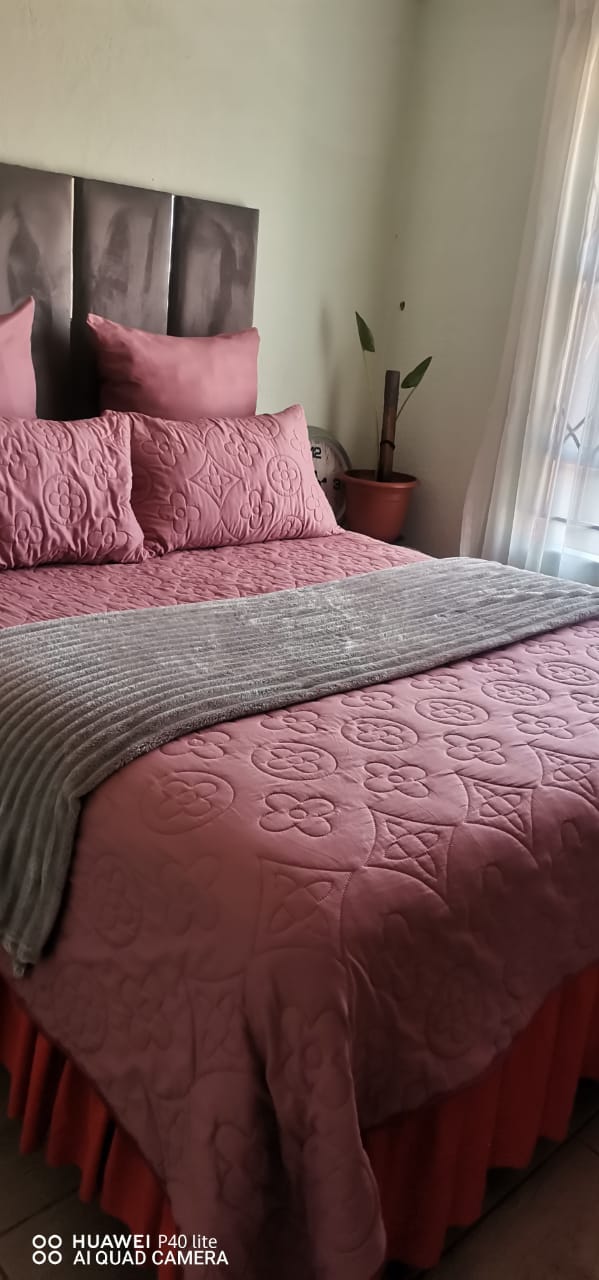 2 Bedroom Property for Sale in Palm Springs Gauteng