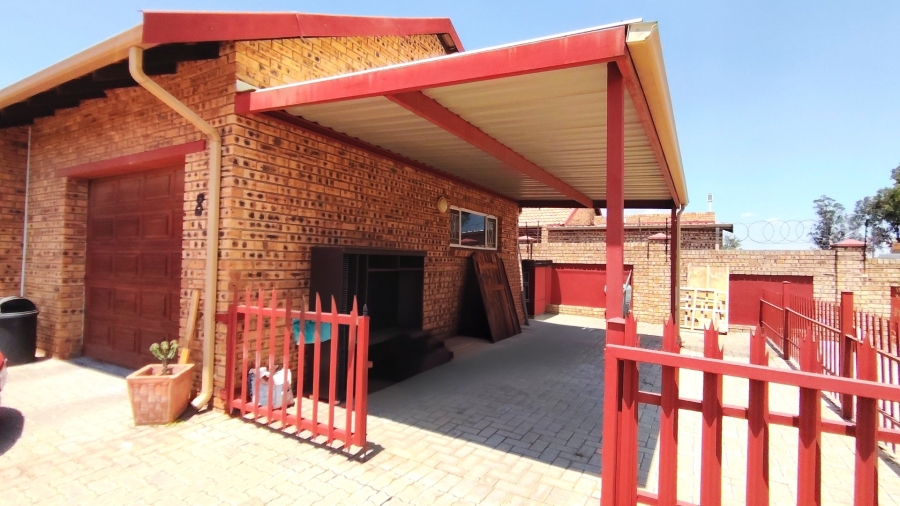 2 Bedroom Property for Sale in Riversdale Gauteng