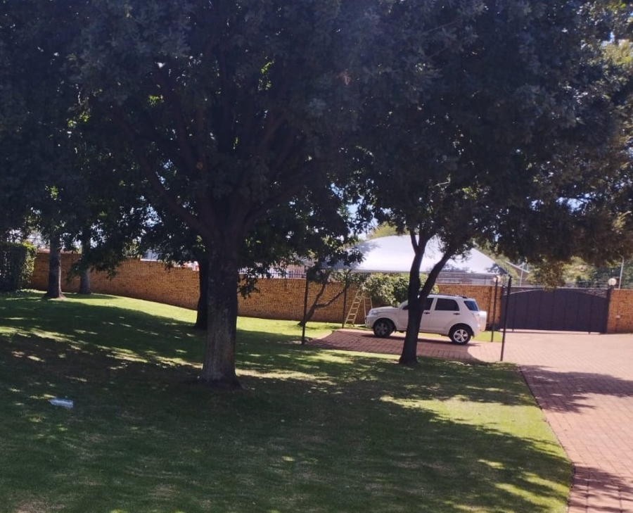 To Let 1 Bedroom Property for Rent in Raslouw A H Gauteng