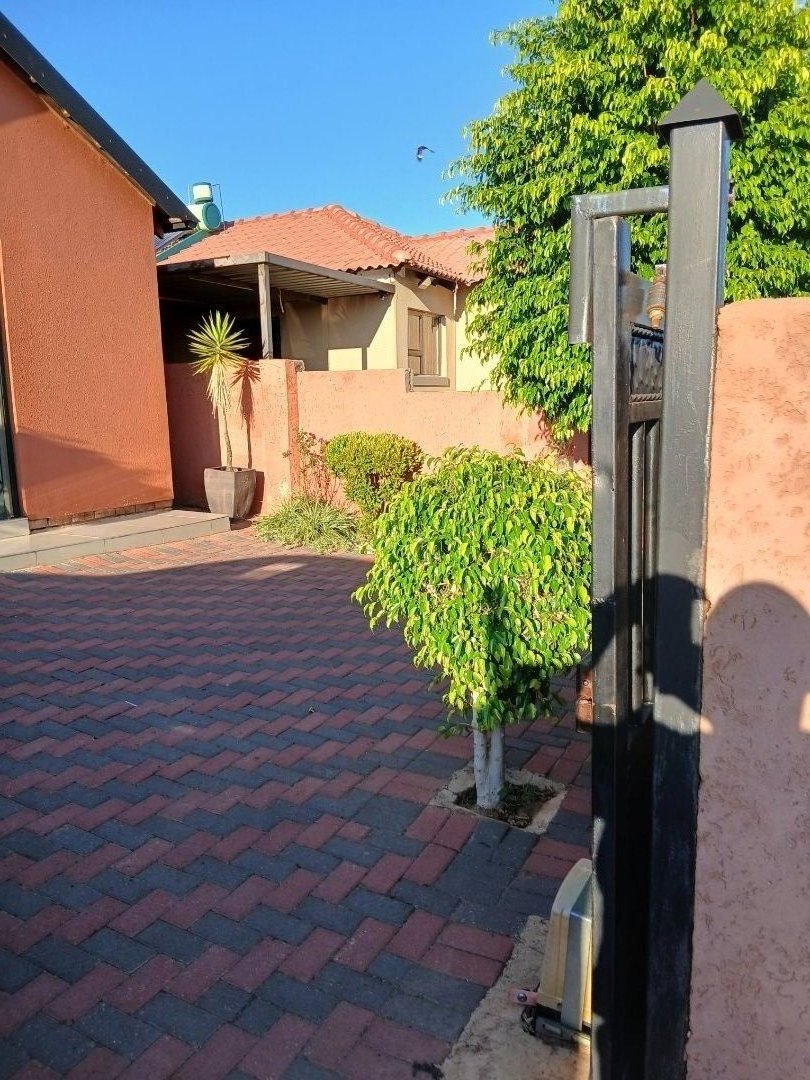 To Let 3 Bedroom Property for Rent in Soshanguve South Gauteng