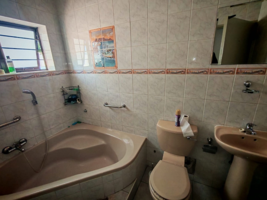 To Let 3 Bedroom Property for Rent in Roseacre Gauteng