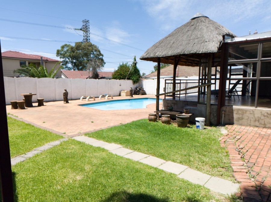 To Let 3 Bedroom Property for Rent in Roseacre Gauteng