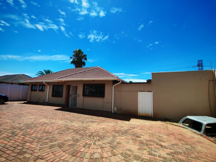 To Let 3 Bedroom Property for Rent in Roseacre Gauteng