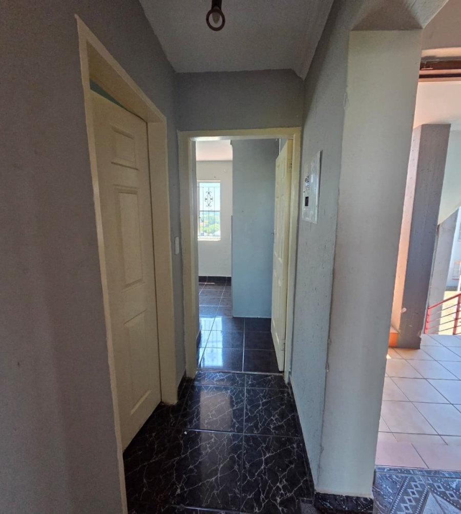 To Let 2 Bedroom Property for Rent in Ridgeway Gauteng