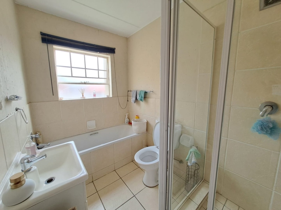 2 Bedroom Property for Sale in Rynfield A H Gauteng