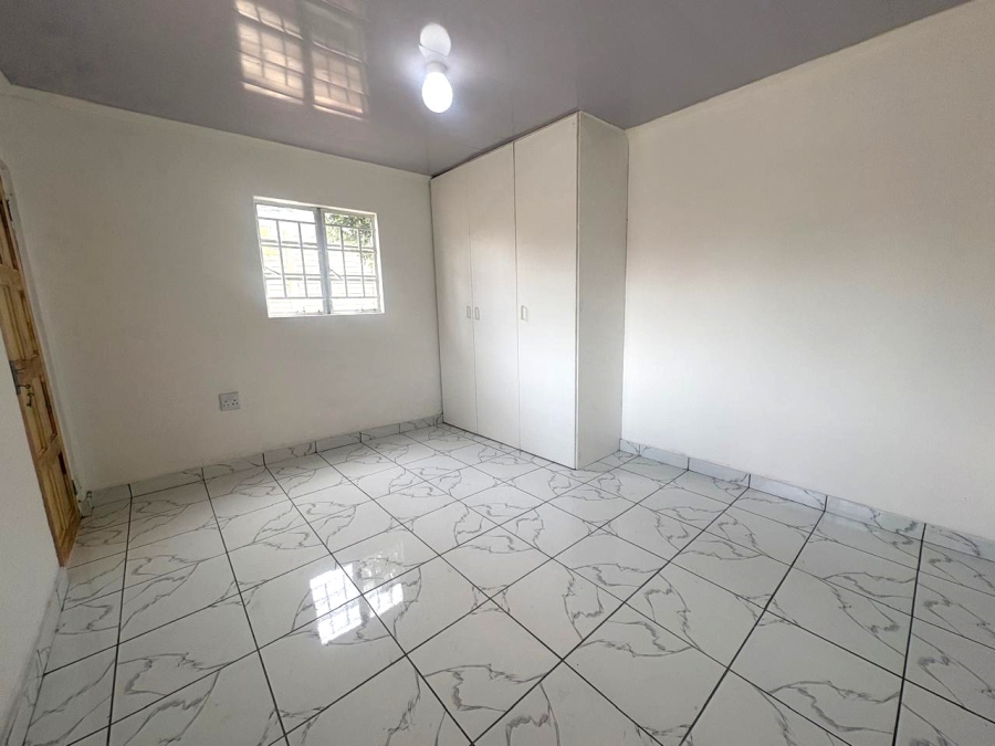 To Let 1 Bedroom Property for Rent in Olivedale Gauteng