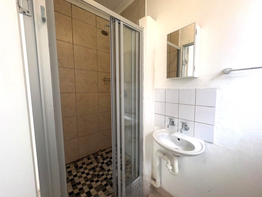 To Let 1 Bedroom Property for Rent in Olivedale Gauteng