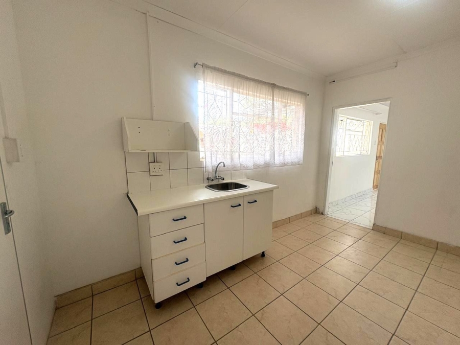 To Let 1 Bedroom Property for Rent in Olivedale Gauteng