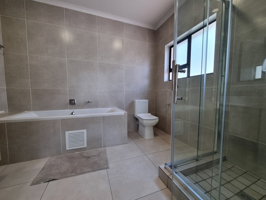 1 Bedroom Property for Sale in Greenstone Hill Gauteng