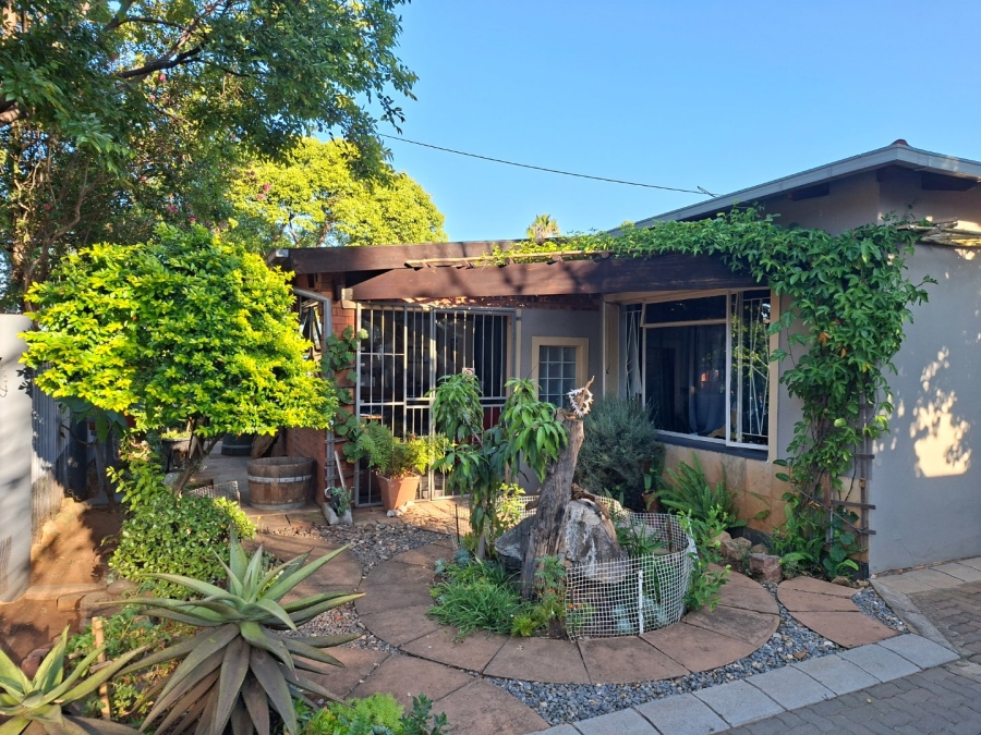  Bedroom Property for Sale in Booysens Gauteng