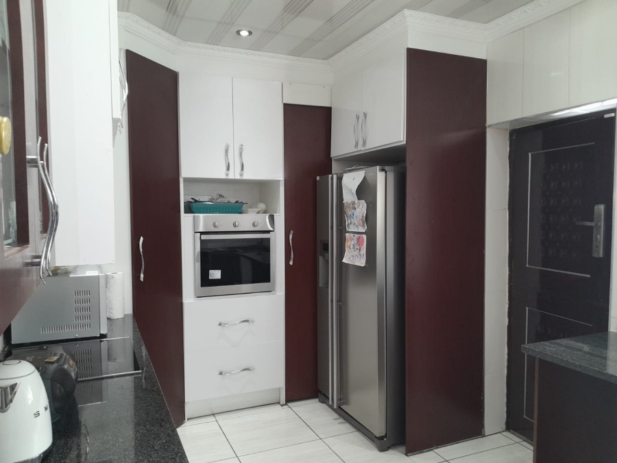 3 Bedroom Property for Sale in Edenvale Central Gauteng