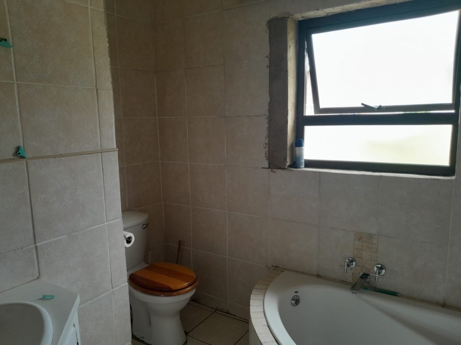3 Bedroom Property for Sale in Edenvale Central Gauteng