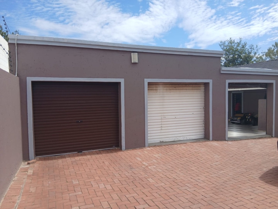 3 Bedroom Property for Sale in Edenvale Central Gauteng