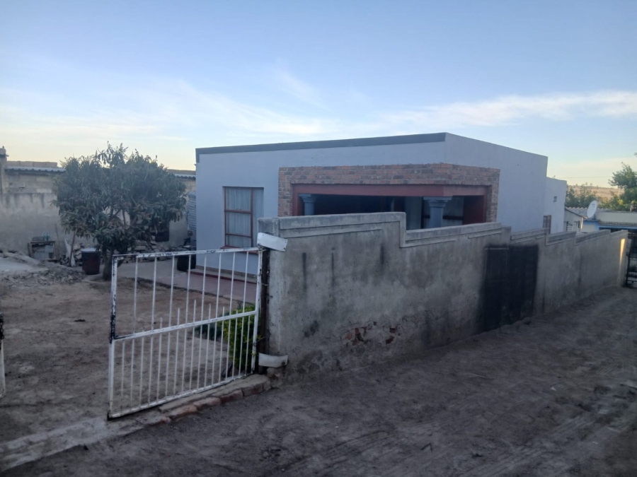 2 Bedroom Property for Sale in Olievenhoutbosch Gauteng