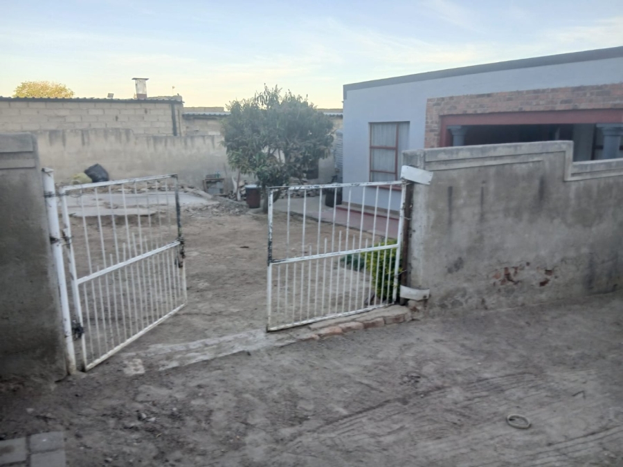 2 Bedroom Property for Sale in Olievenhoutbosch Gauteng