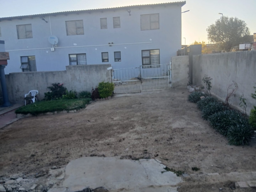 2 Bedroom Property for Sale in Olievenhoutbosch Gauteng