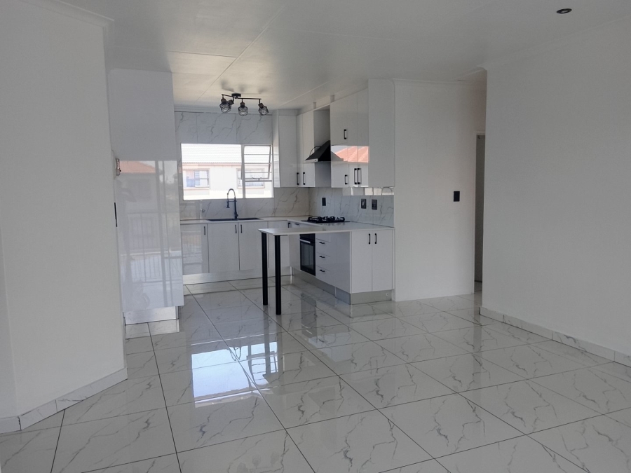 2 Bedroom Property for Sale in Bardene Gauteng