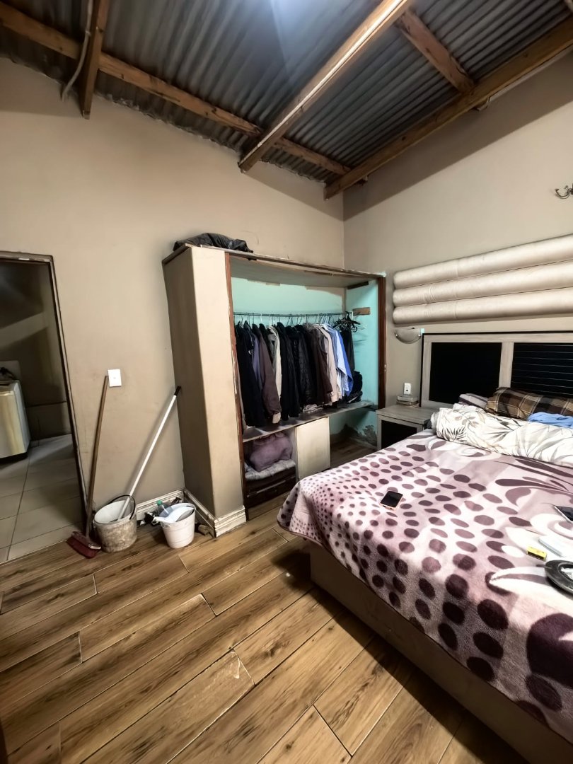 5 Bedroom Property for Sale in Tembisa Central Gauteng