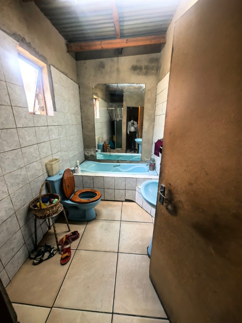 5 Bedroom Property for Sale in Tembisa Central Gauteng