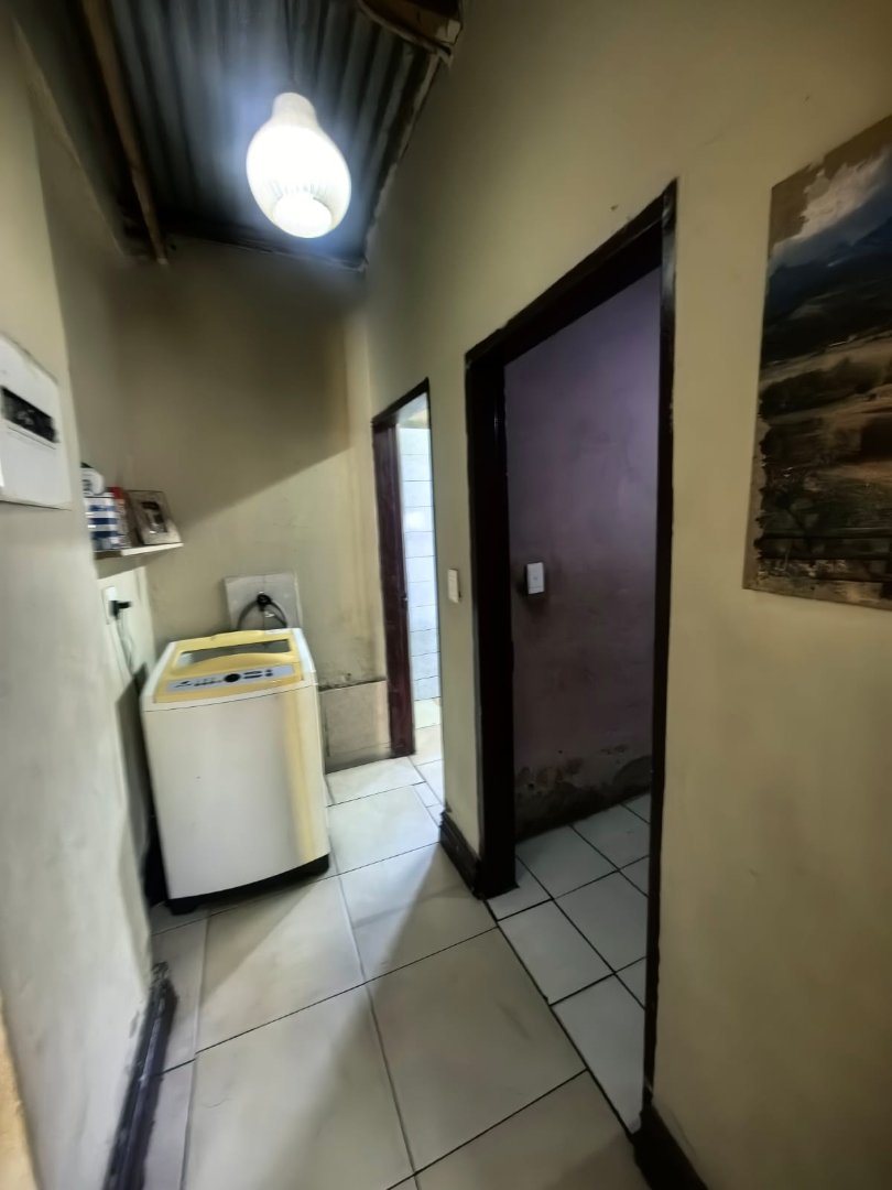 5 Bedroom Property for Sale in Tembisa Central Gauteng