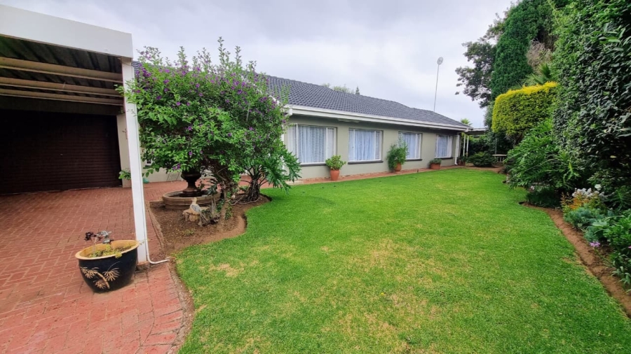 3 Bedroom Property for Sale in Falcon Ridge Gauteng