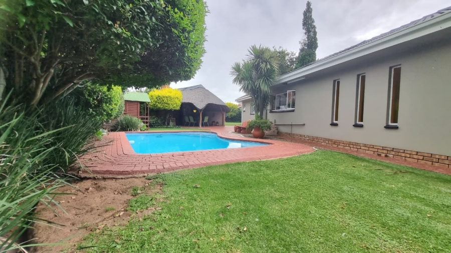 3 Bedroom Property for Sale in Falcon Ridge Gauteng