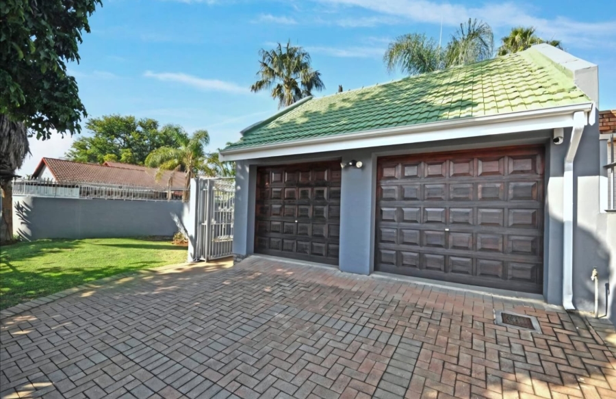 4 Bedroom Property for Sale in Theresa Park Gauteng