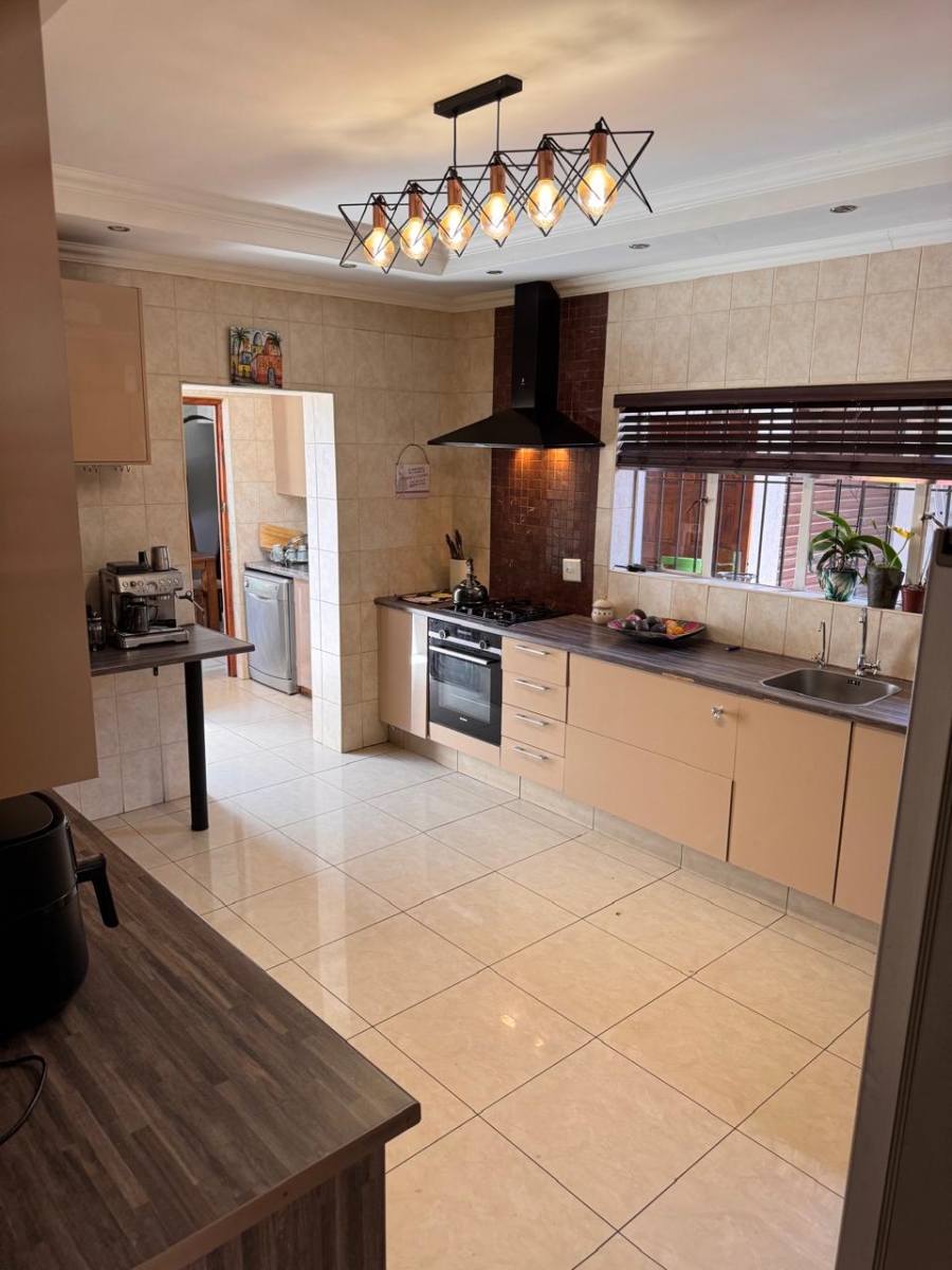 To Let 4 Bedroom Property for Rent in Jansenpark Gauteng